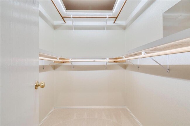 Building Photo - 267 Carolyns Way