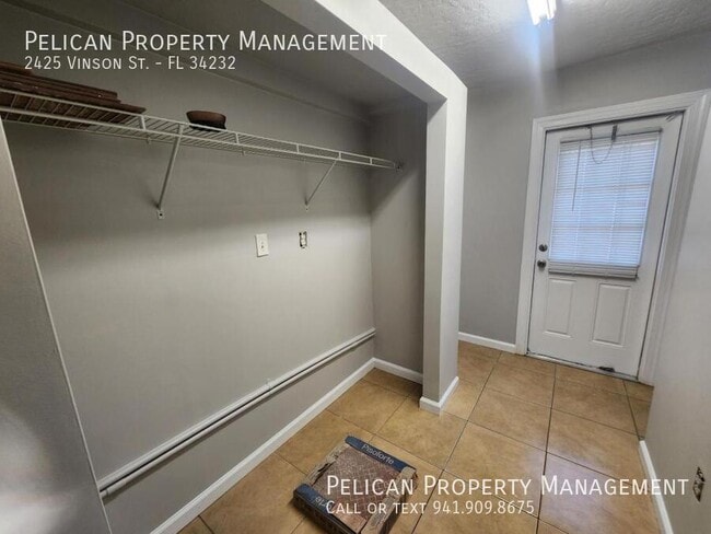 Building Photo - 2425 Vinson Ave