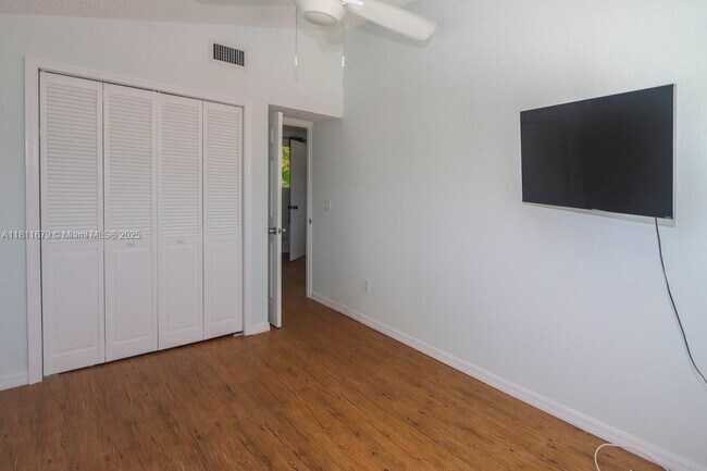 Building Photo - 812 Chukker Rd