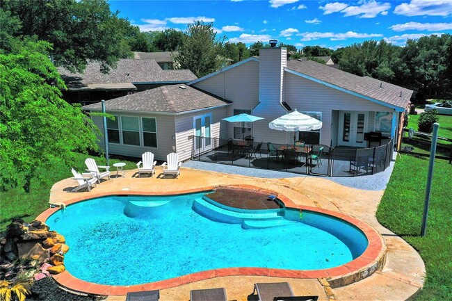 Building Photo - 13322 Hilltop Cir