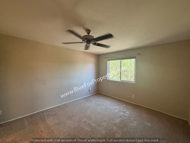 Building Photo - 5051 N Sabino Canyon Rd