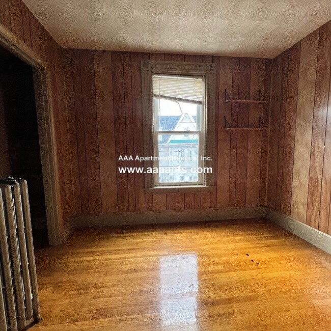 Building Photo - 42 Mansfield St