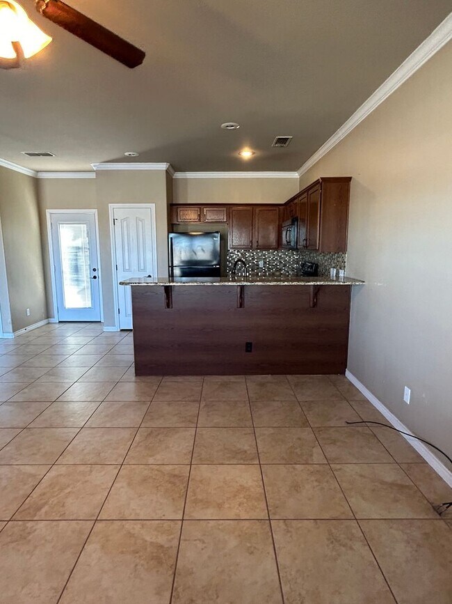 Building Photo - 7260 Manford Ln