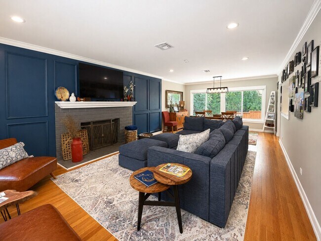 Building Photo - Luxury Terrell Hills Lease with 2025 Remodel, New Salt-Chlorinated Pool & Outdoor Living!  Beauti...