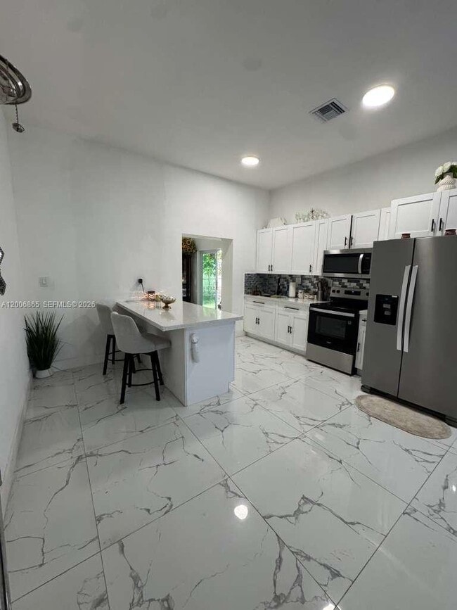 Building Photo - 25 NW 193rd St