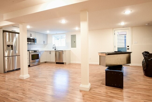 Building Photo - Beautiful 4 bedroom home in Ballard