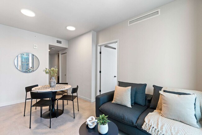 Building Photo - 121 NE 5th St