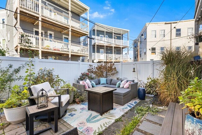 Building Photo - 46 Semont Rd