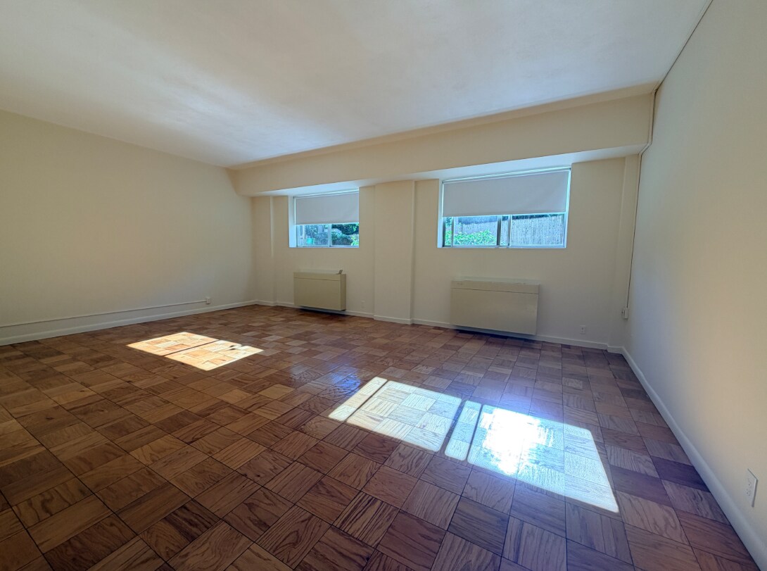 Building Photo - 16 Monmouth Ct