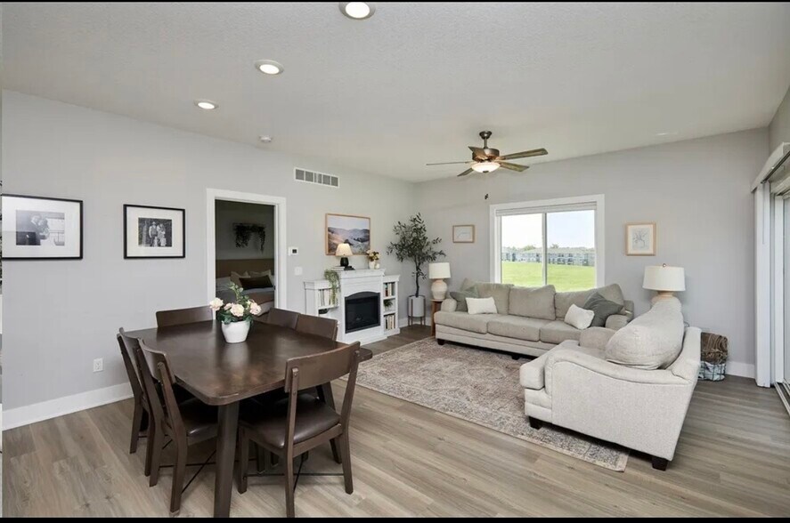 Building Photo - 2700 Yordi Dr