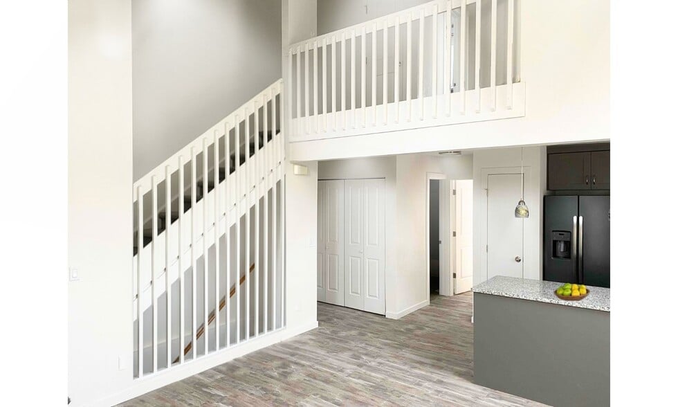 Building Photo - 2929 Ross Dr