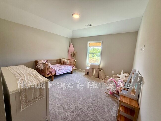 Building Photo - 148 Cedar Pk Wy