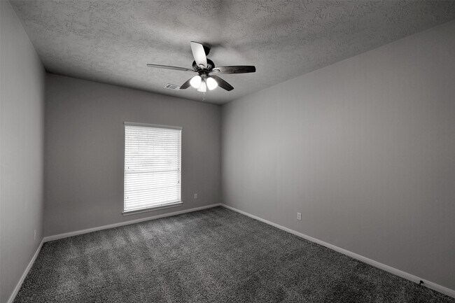 Building Photo - 1812 Tickner St