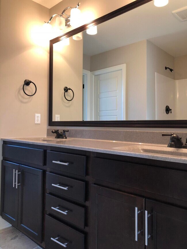 Building Photo - 7414 Pemberton Dr