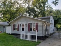 Building Photo - North Ridgeville Split Level with New Kitchen and Updates!