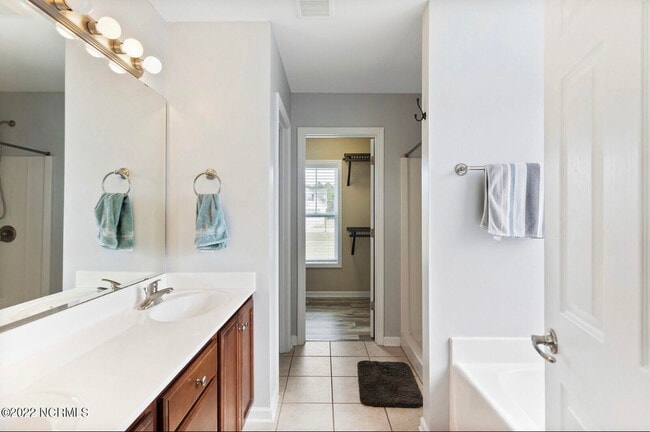 Building Photo - 191 Windfield Ln