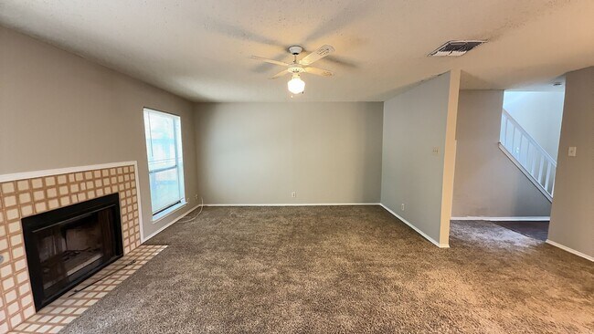 Building Photo - 6931 Wright Way St