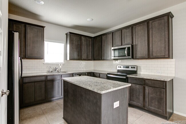 Building Photo - 10830 Fox Trot Way