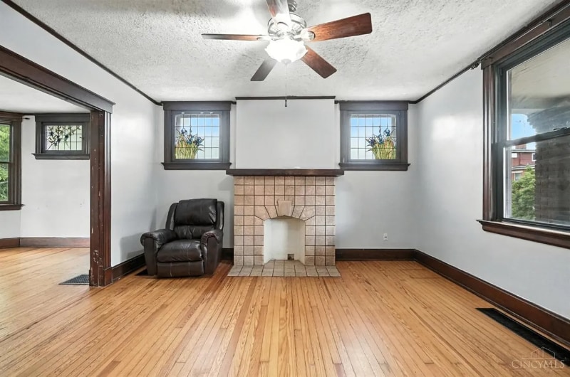 Building Photo - 348 Volkert St