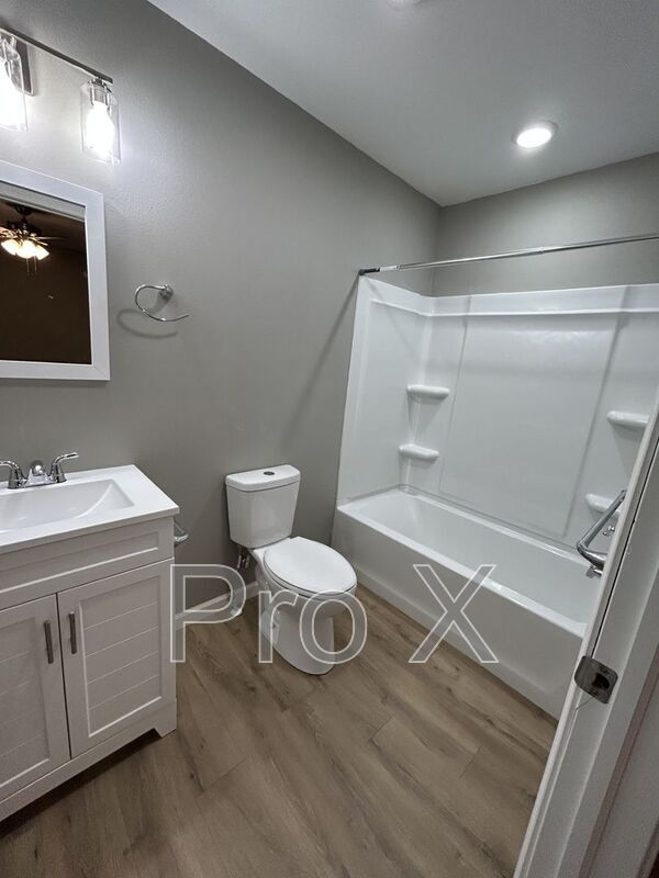 Building Photo - 716 Columbus St