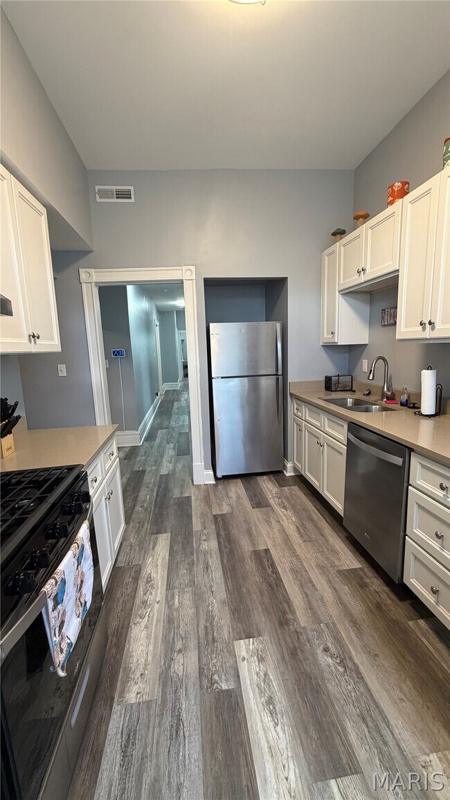 Building Photo - 2035 Allen Ave