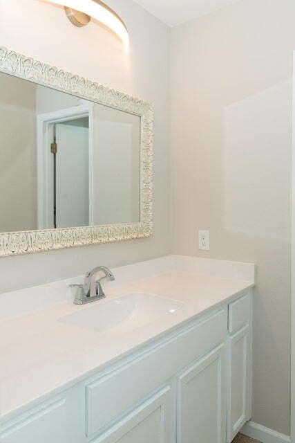 Building Photo - Coastal Charm Awaits: Cozy 3-Bedroom Home in Fort Walton Beach!