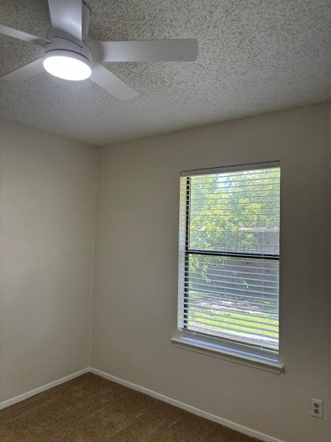 Building Photo - 702 Ranch Rd