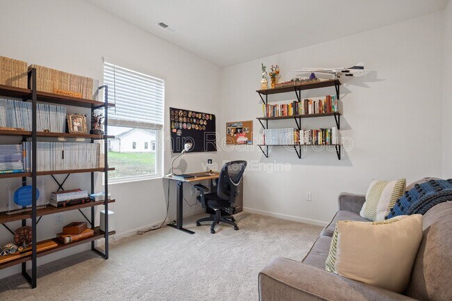 Building Photo - 303 Kenison Way