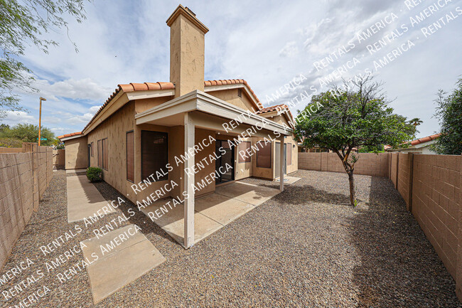 Building Photo - 9429 E Camino Del Santo