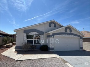 Building Photo - For Sale by Owner: 3 Bed, 2 Bath 1,356 Sq....