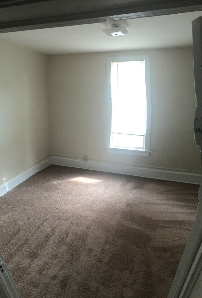 Building Photo - 2413 DuPont Ave S