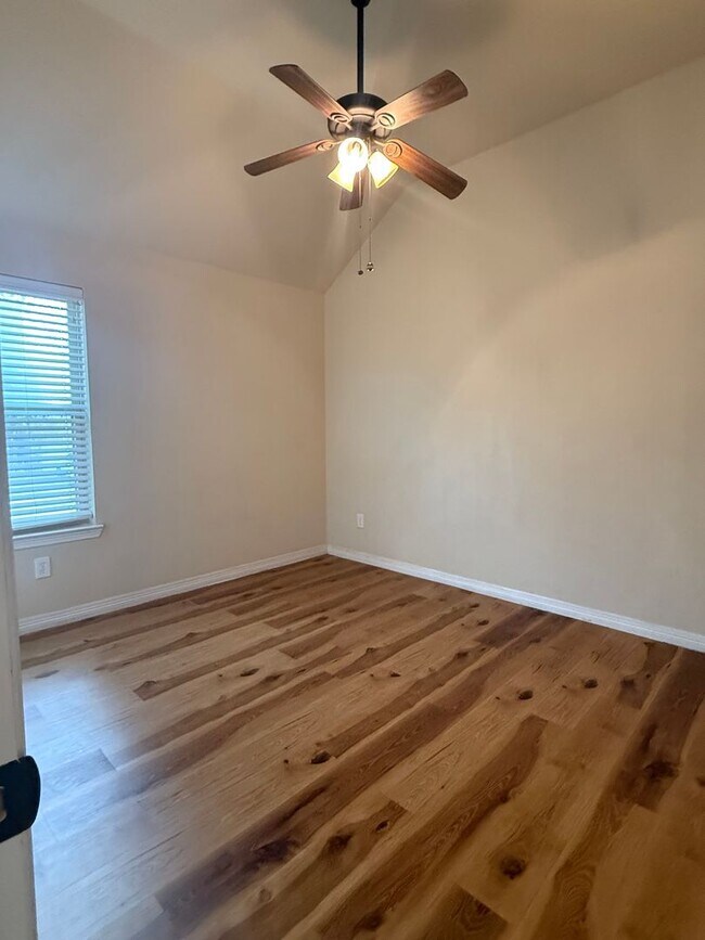 Building Photo - Beautiful 3/2 in Westover Village