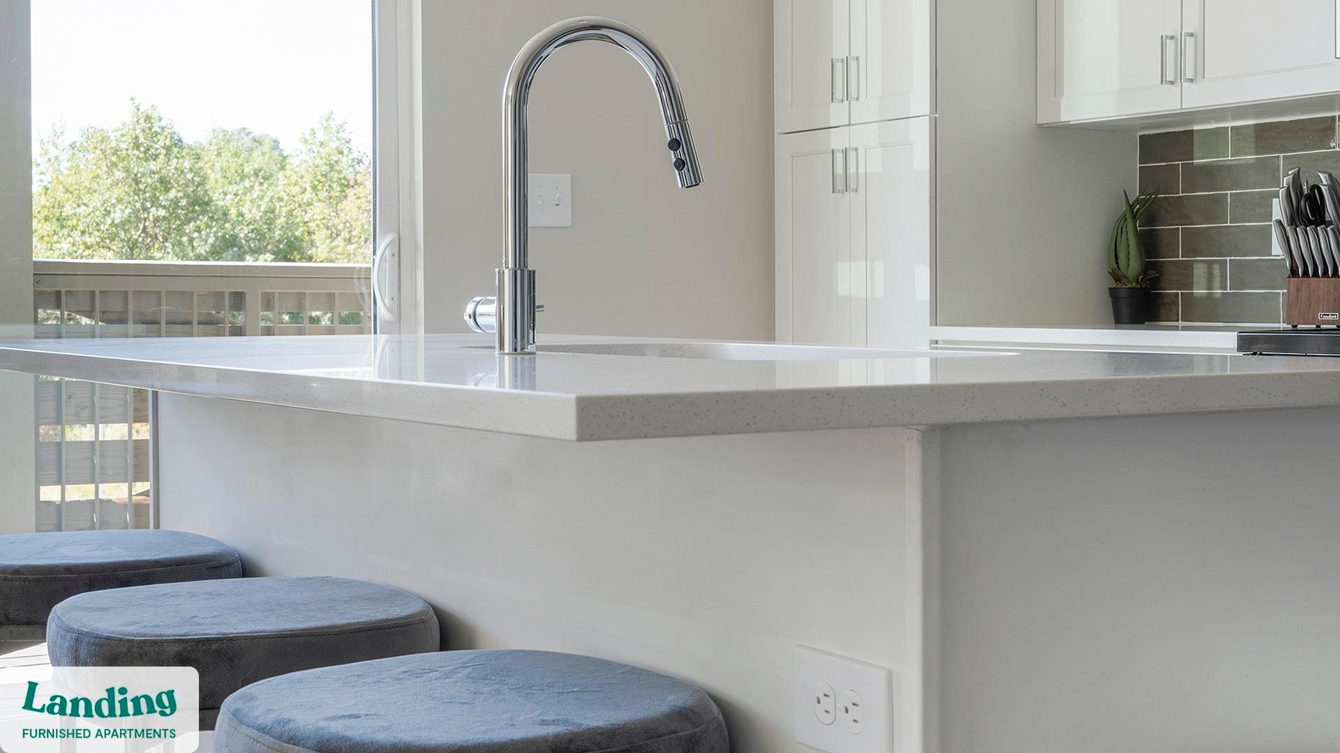 Building Photo - 1000 Forestview Dr