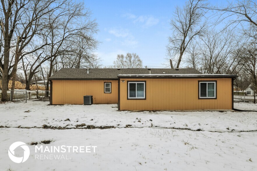 Building Photo - 9516 Raytown Rd