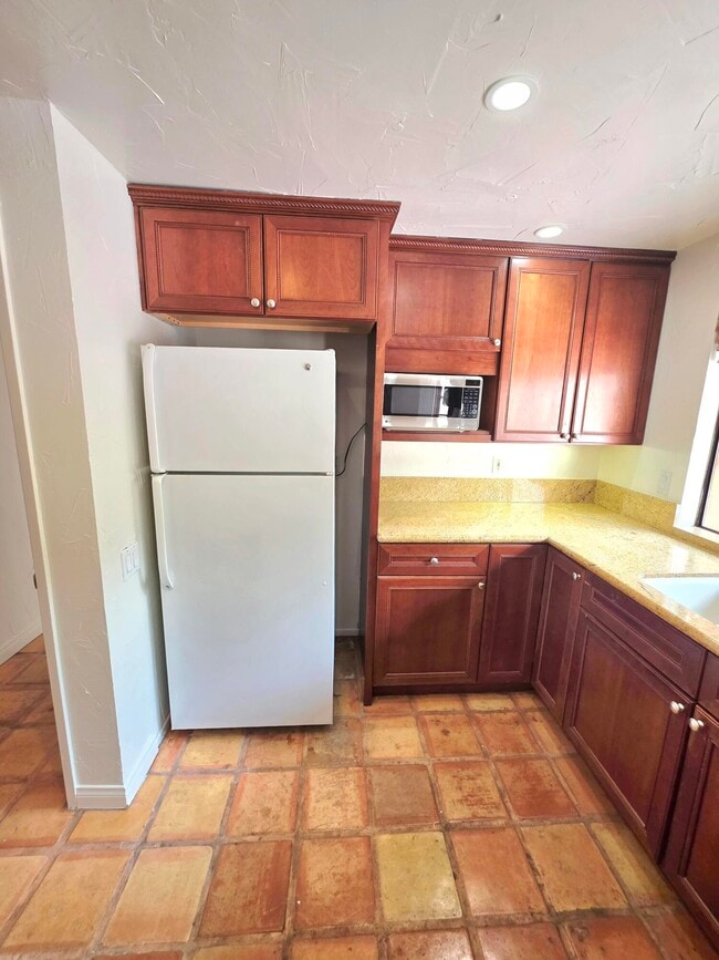 Building Photo - 40329 Sagewood Dr