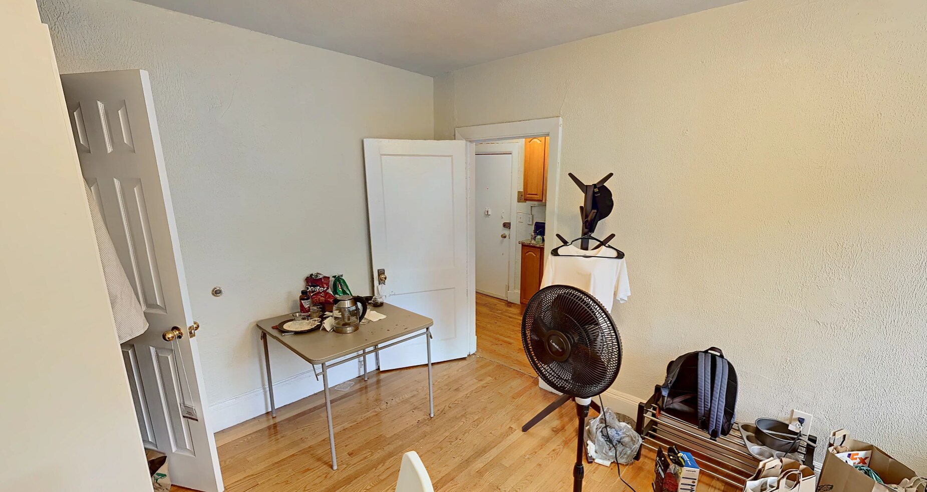 Building Photo - 142 Hemenway St