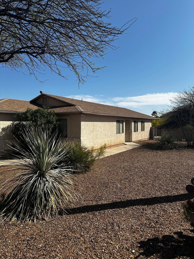 Building Photo - 3065 W Mermaid Ct