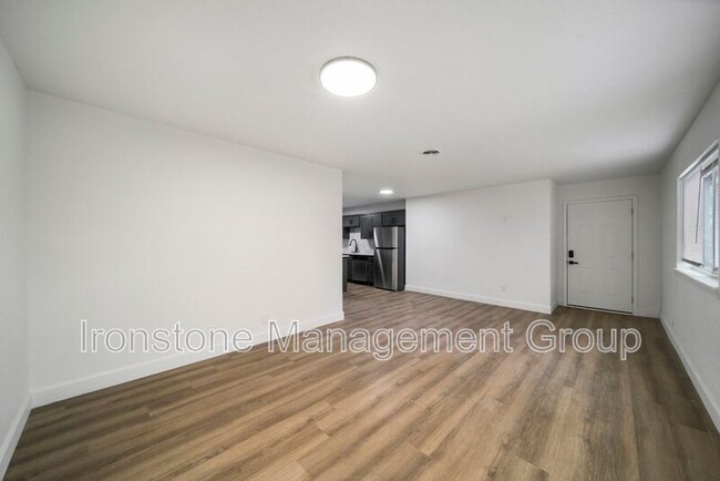 Building Photo - 4523 E 31st St