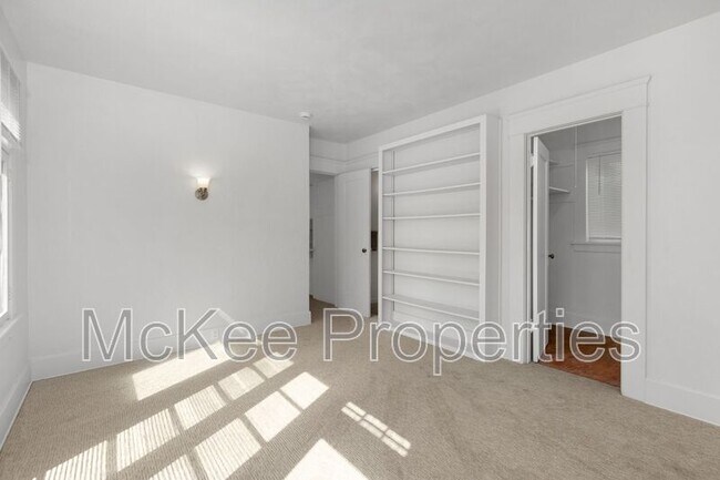 Building Photo - 1115 F Ave