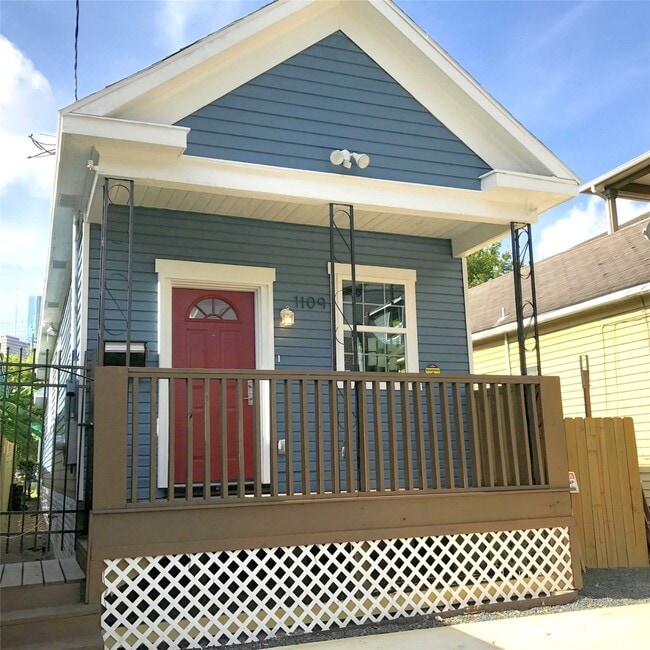 Primary Photo - 1109 Edwards St