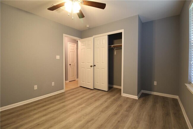 Building Photo - 11505 Oltons Bluff Cove