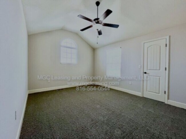 Building Photo - Timber Trails Townhomes | Available Now & Ready for Tours