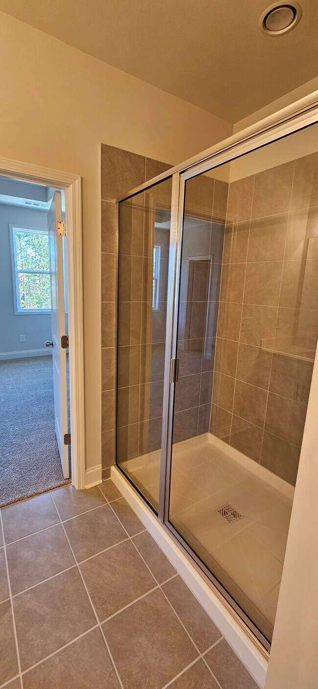 Building Photo - 1240 Ainsworth Alley