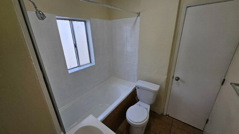 Building Photo - 340 Douglas St