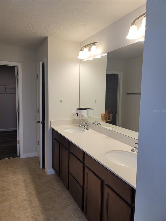 Building Photo - 6018 Glory Bower Dr