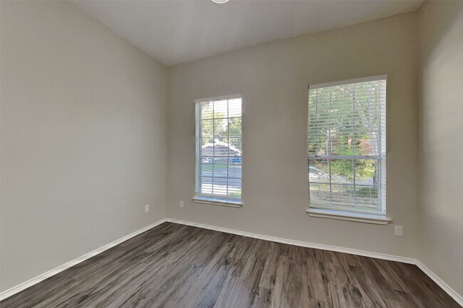 Building Photo - 1314 Buchans Dr