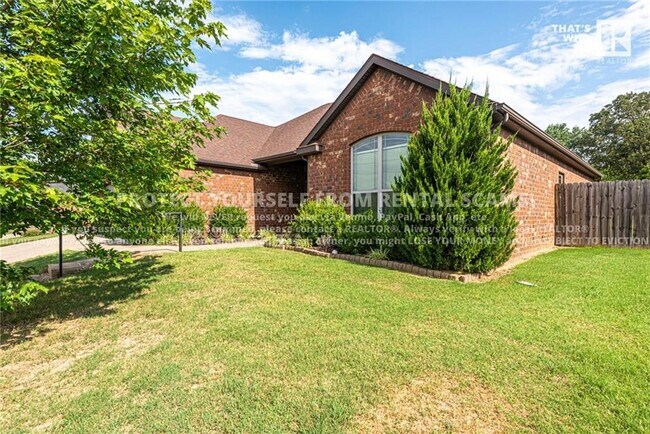 Building Photo - 3834 E Zion Rd