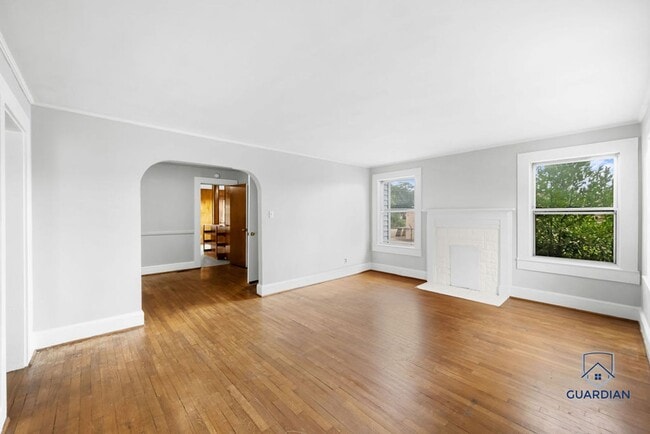 Building Photo - 1005 Hoke St