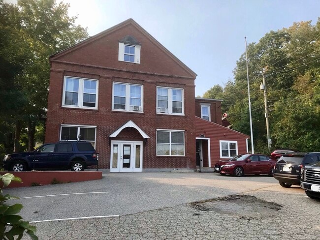 Apartment building - 178 Main St