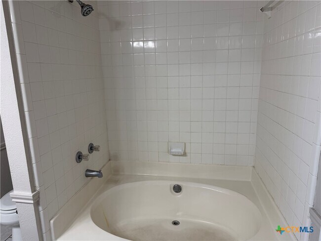 Building Photo - 916 Whirlaway Dr